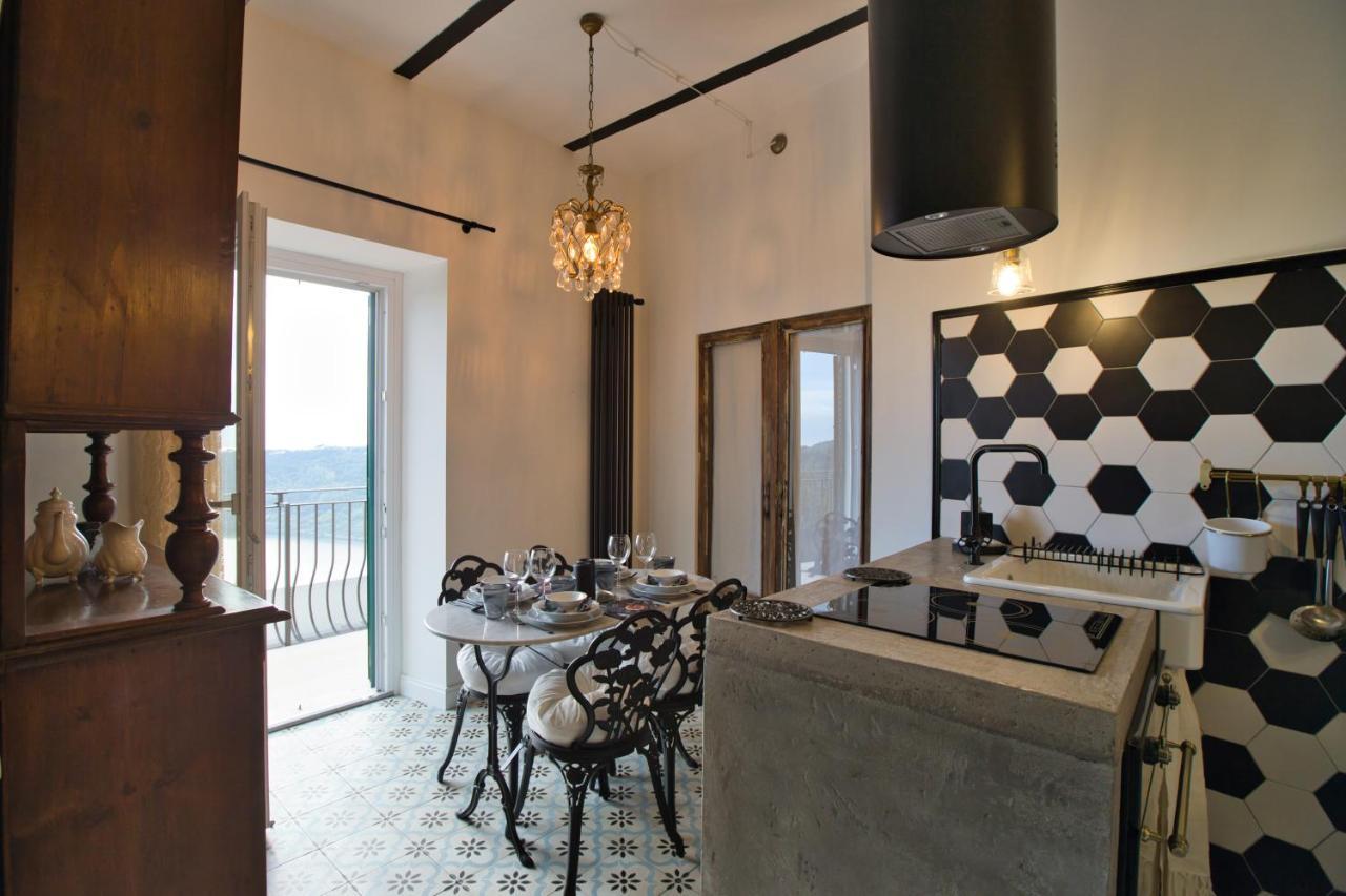 Suite Sul Lago نيمْيِ المظهر الخارجي الصورة