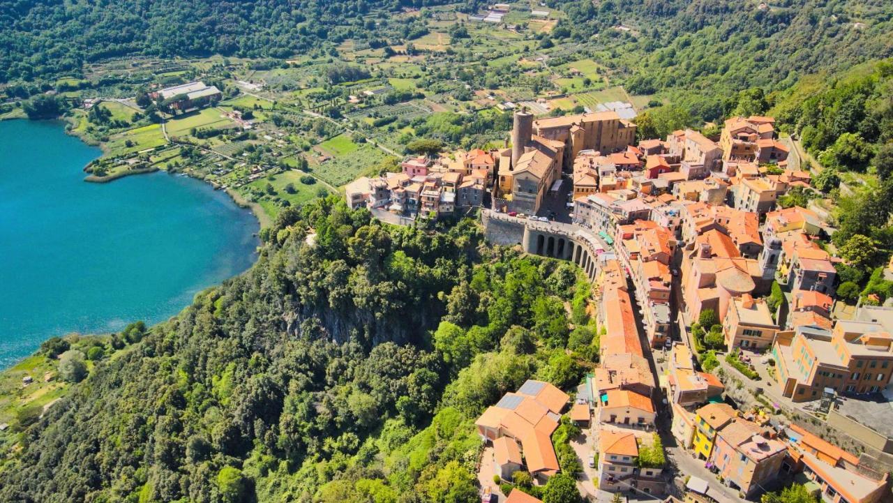 Suite Sul Lago نيمْيِ المظهر الخارجي الصورة