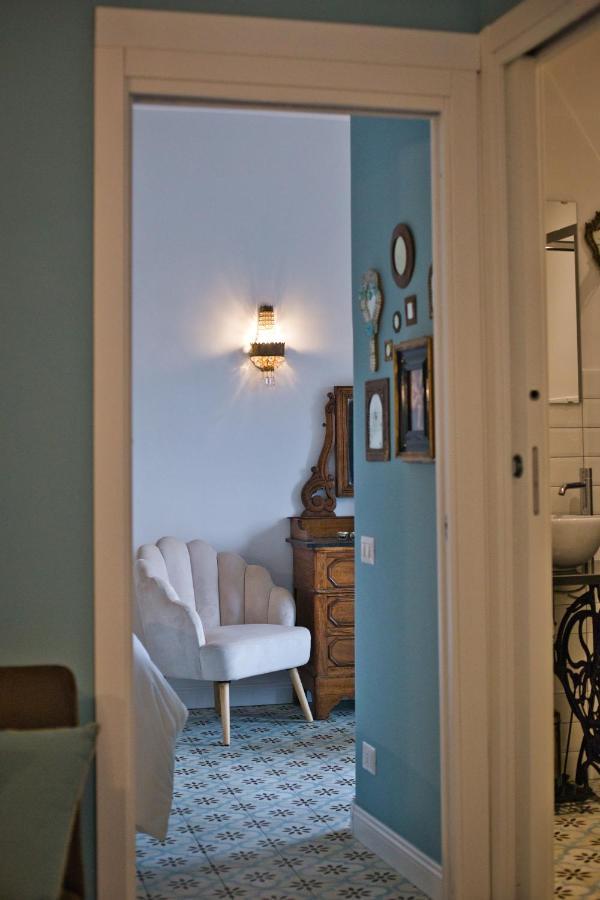 Suite Sul Lago نيمْيِ المظهر الخارجي الصورة