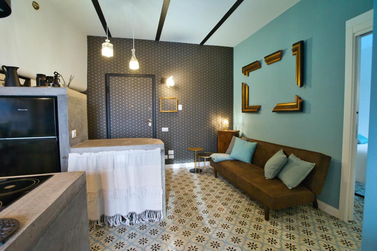 Suite Sul Lago نيمْيِ المظهر الخارجي الصورة